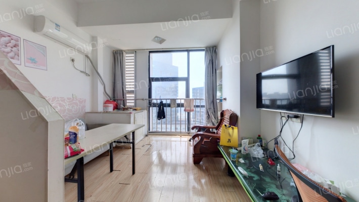 领峯国际二手房实景图