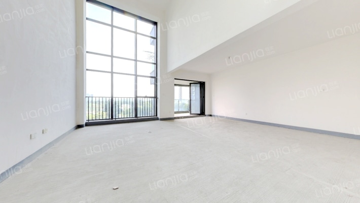 蔚蓝阁A区二手房实景图