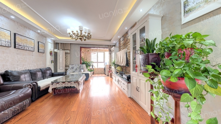 智慧新城三期二手房实景图