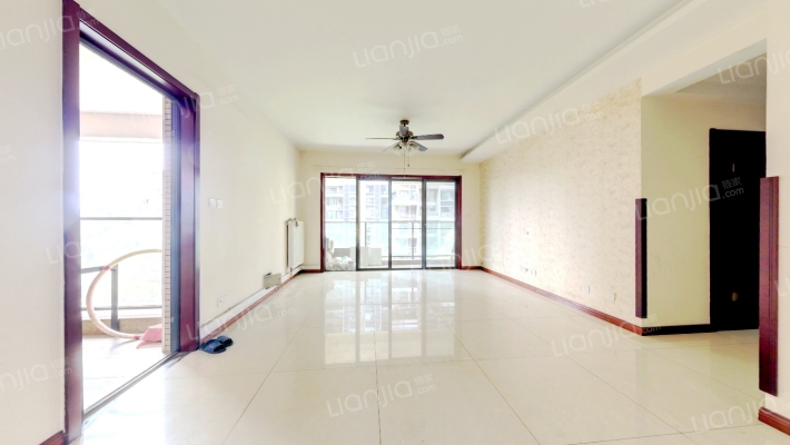 保利公园198玫瑰郡二手房实景图