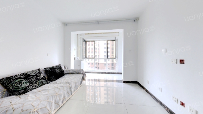 白金汉府二手房实景图