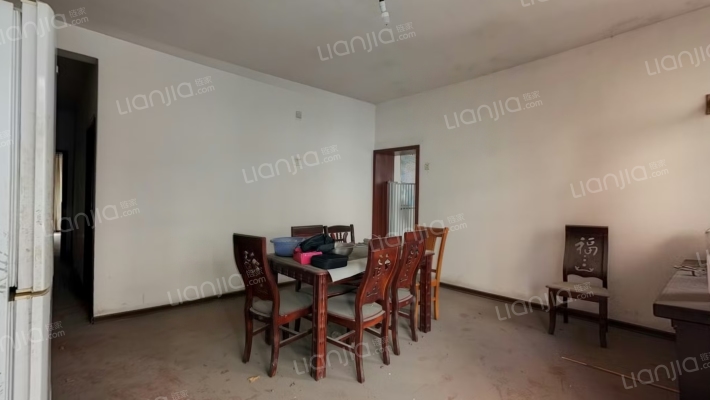 阳光超市宿舍二手房实景图