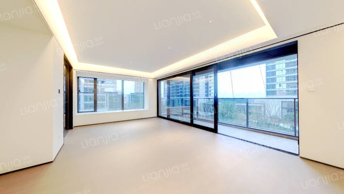 武汉长江中心二手房实景图