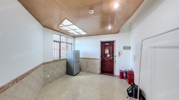 新区海关大院二手房实景图