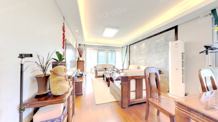 万科五龙山璞院二手房实景图