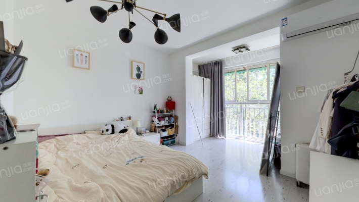 学府芳邻社区二手房实景图