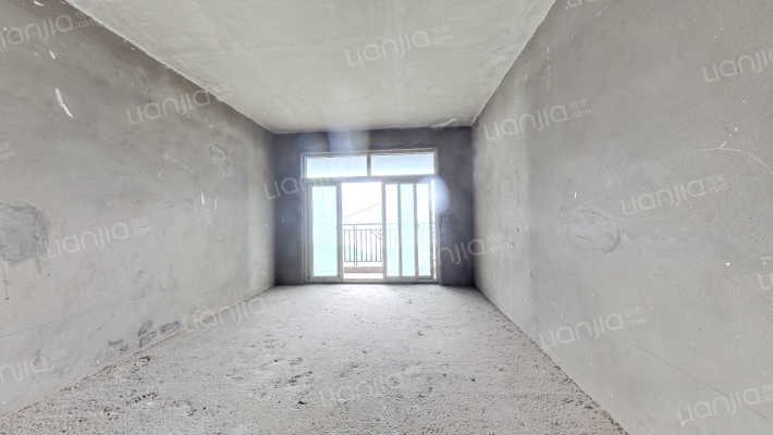 典雅龙海港湾二手房实景图