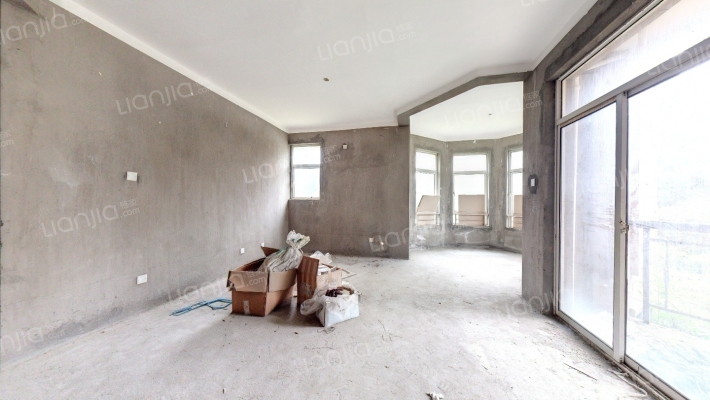 保利国际高尔夫花园法兰西小镇二手房实景图