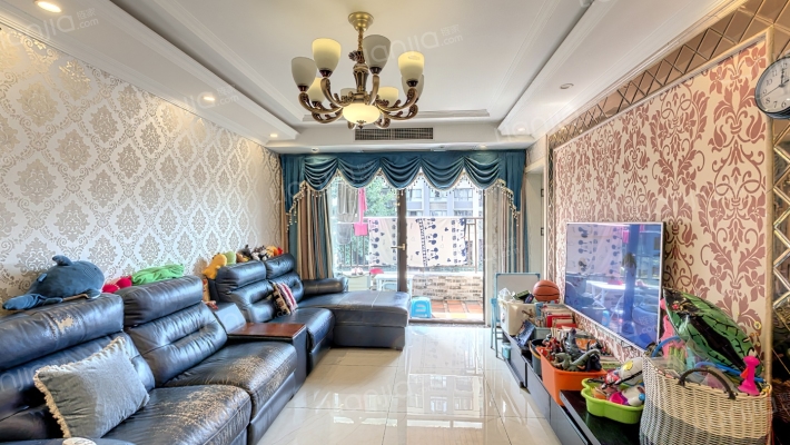 中航翡翠城三期一组团二手房实景图