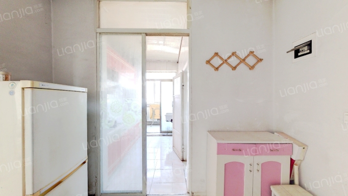 劳动生产小区二手房实景图