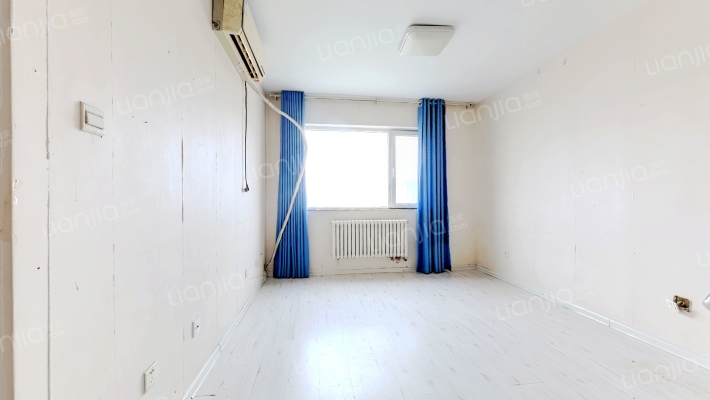 蓝调国际二手房实景图