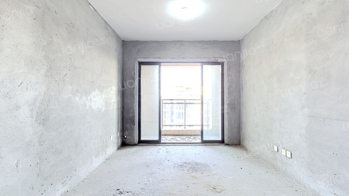 昊龙华庭二手房实景图