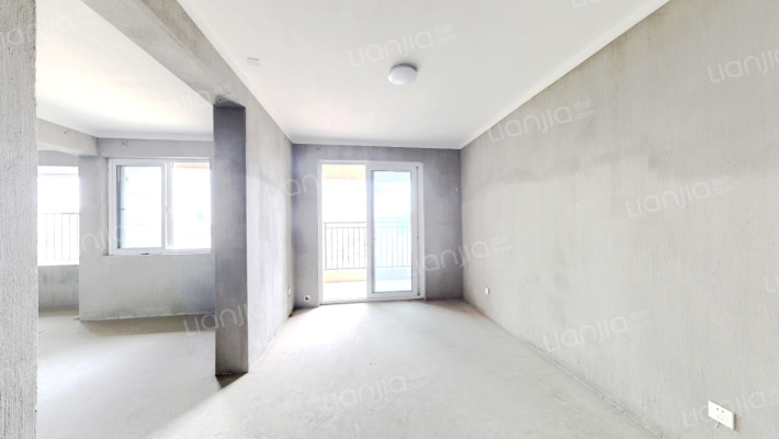 新兴岚湾一期西区二手房实景图