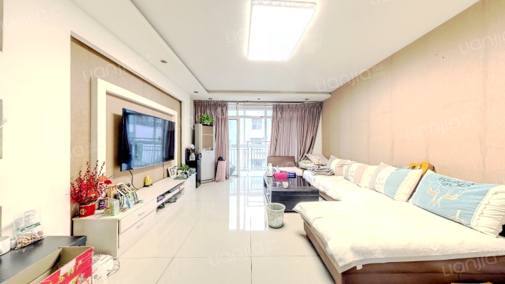 丛林背景二手房实景图