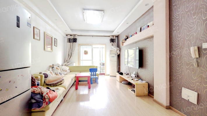 前进小区二手房实景图