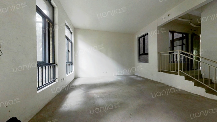 中海峰墅二手房实景图