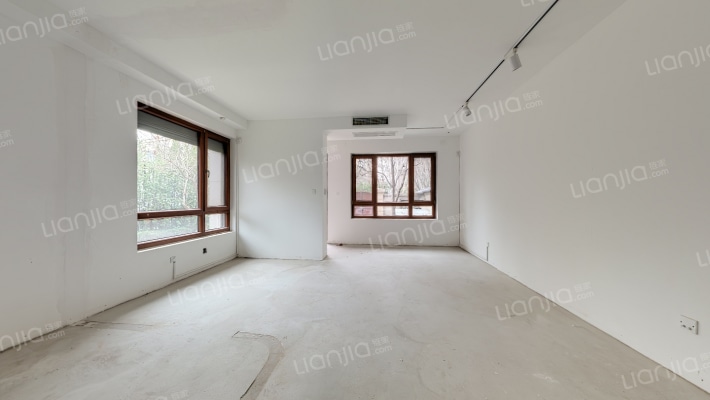 华贸铂金墅二手房实景图