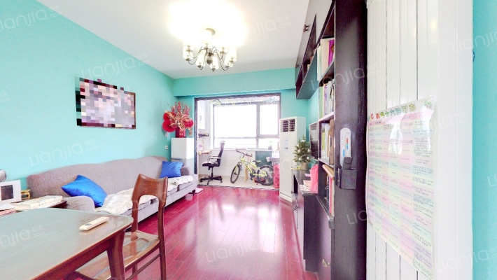 惠灵顿河庭花苑二手房实景图