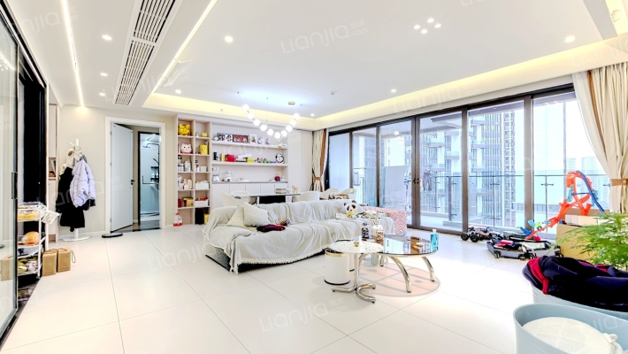 卡地亚花园城蔚蓝轩A区二手房实景图