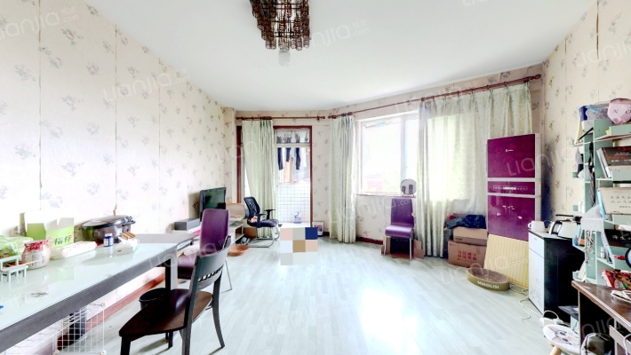 四季春天二手房实景图