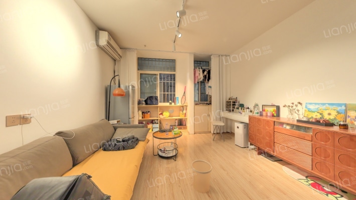 南苑中央公寓二手房实景图