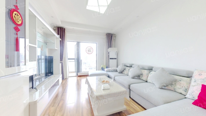 彩叠园1B期二手房实景图