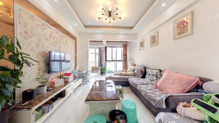 兰湾蒂钒尼二手房实景图