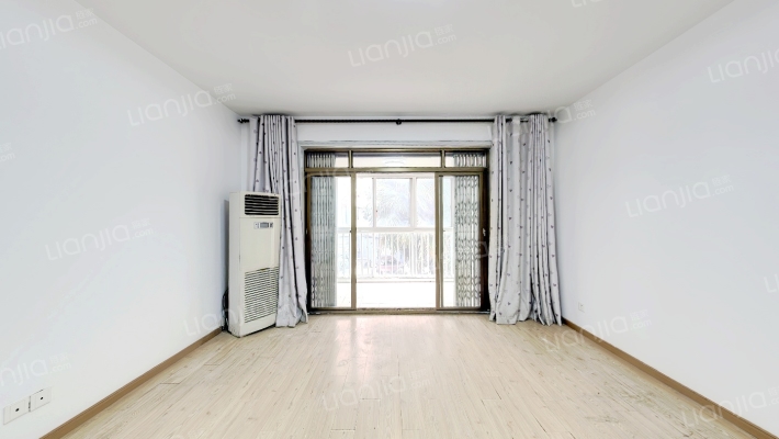 怡秀山庄二手房实景图