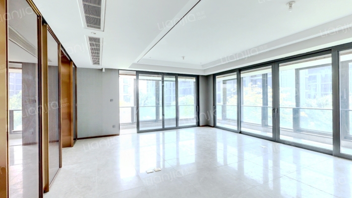 融创玖玺台二手房实景图