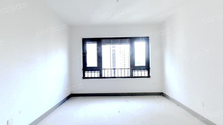 银城青山湖畔二手房实景图