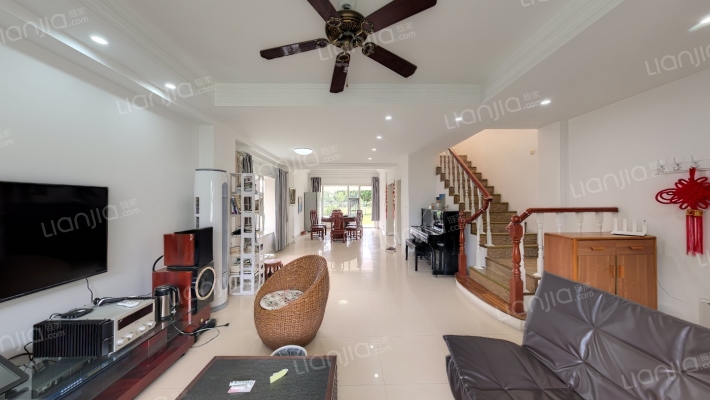 太阳岛高尔夫别墅二手房实景图