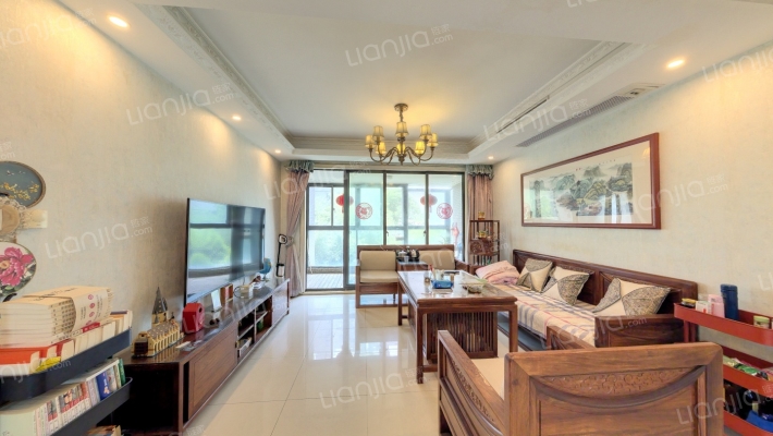 高尔夫国际花园二手房实景图