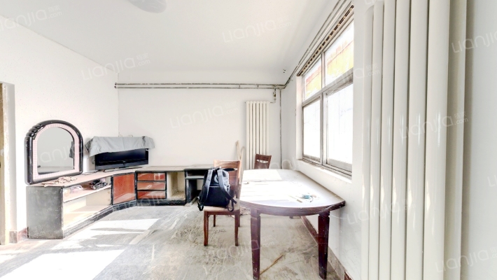 北福华铁银小区二手房实景图