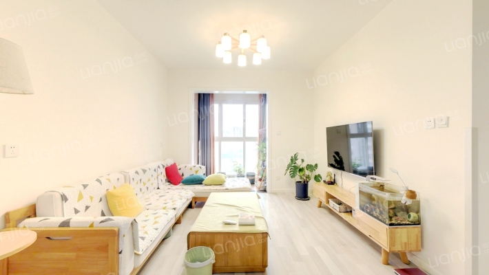 合能珍宝琥珀3期二手房实景图