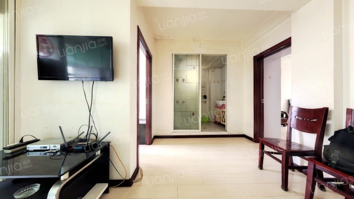 保工怡园二手房实景图