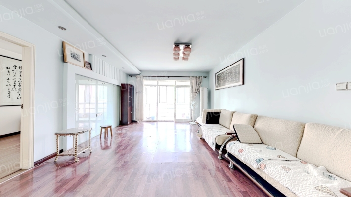 鸿源国际公馆二手房实景图