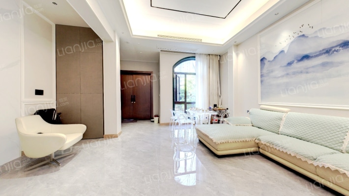 伊萨卡国际城排屋二手房实景图