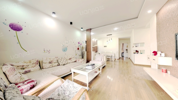 在水一方二手房实景图