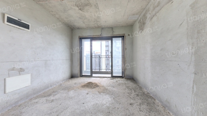 颐安天朗名庭二手房实景图