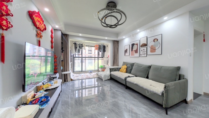 巴黎春天二手房实景图