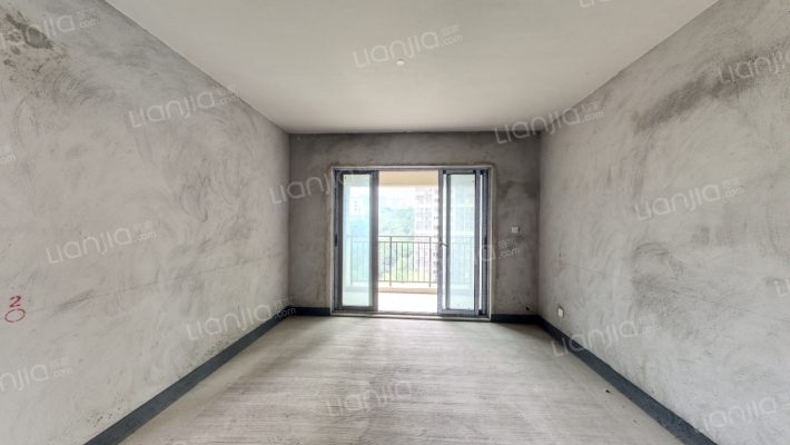 绿地海外滩米拉公馆二手房实景图