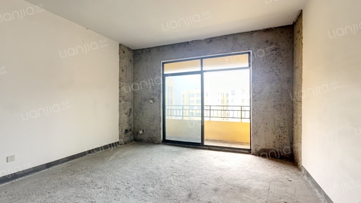 西郊嘉苑二手房实景图