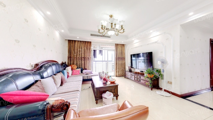 东本依山郡二手房实景图