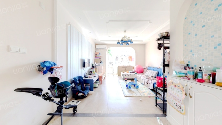 亚泰澜公馆二手房实景图