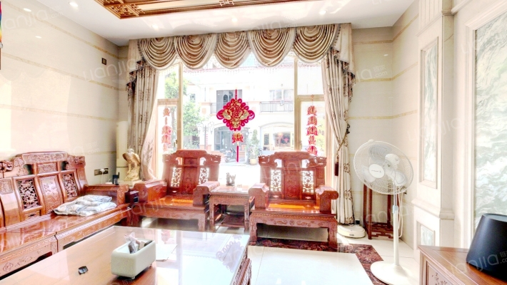 雅翠华庭二手房实景图