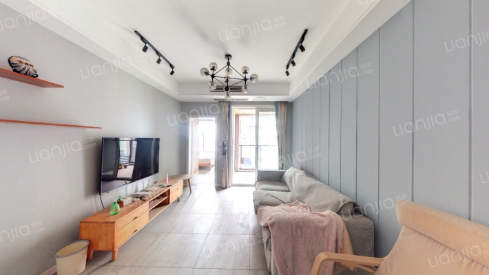 保利江上明珠乐园二手房实景图