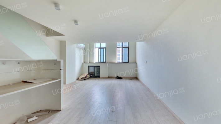 伟鹏商务大厦二手房实景图