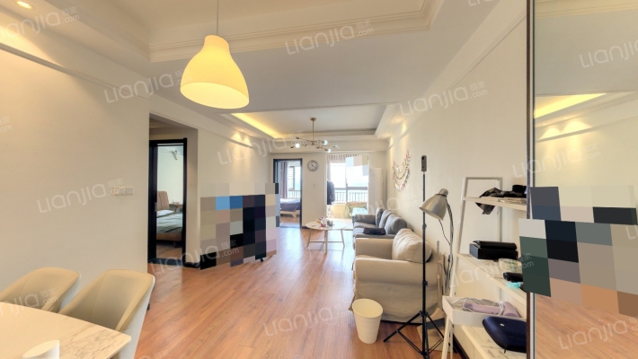 融创凡尔赛领馆四期二手房实景图