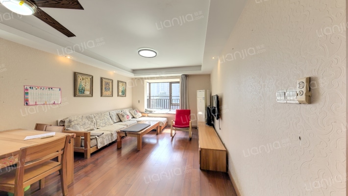 万科城二手房实景图