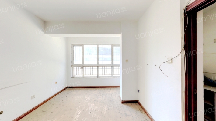 华宁春天二手房实景图